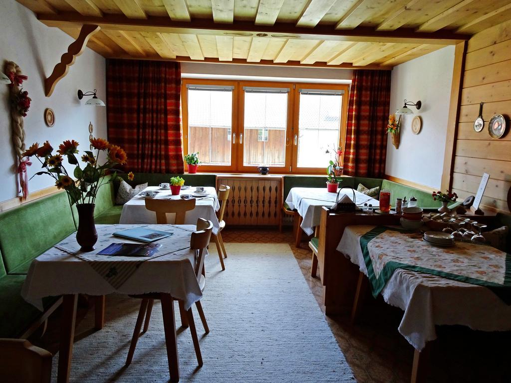 Haus Christina Hotell Trins Eksteriør bilde