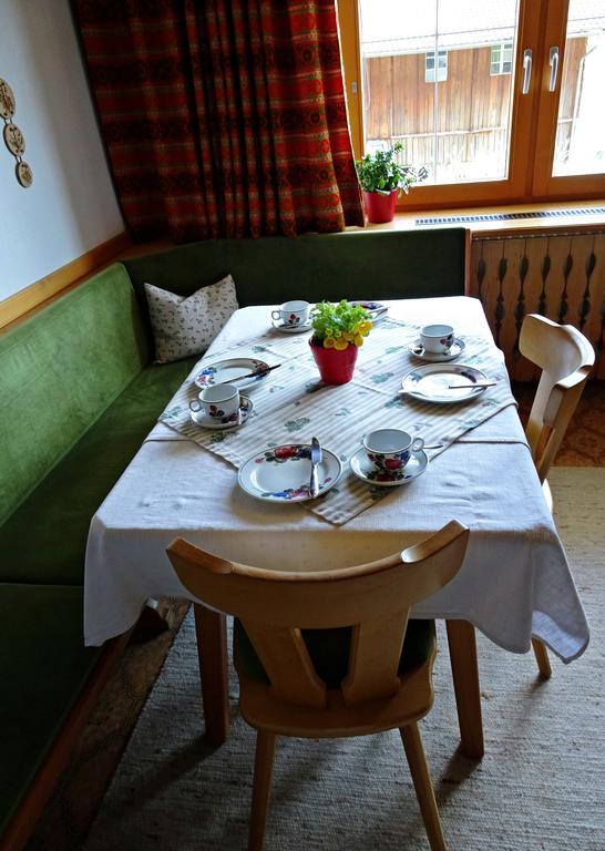 Haus Christina Hotell Trins Eksteriør bilde